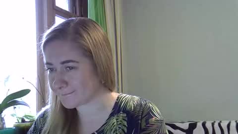 Snapshot of velly_vassa chatting on 11-17-25, 07:58 velly_vassa online show from 11-17-25, 07:58