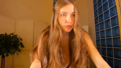 velvet_cherry online show from 10-18-25, 03:35