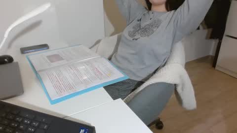 Snapshot of velvet_desiree chatting on 02-08-26, 05:27 Velvet Desiree online show from 02-08-26, 05:27