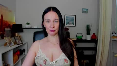 Jasmine online show from 10-22-25, 06:02