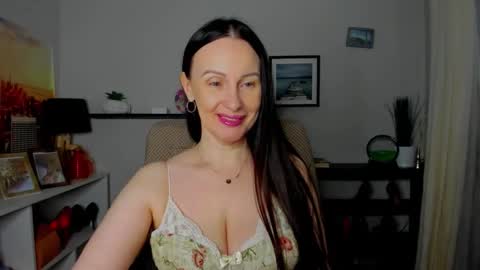 Jasmine online show from 11-06-25, 06:36