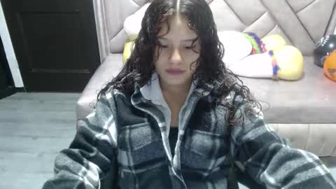 velvet_moon_v online show from 10-24-25, 02:24