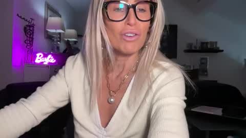 VelvetBarbie online show from 02-25-26, 07:23