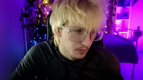 Snapshot of velvetbite chatting on 01-09-26, 10:18 velvetbite online show from 01-09-26, 10:18