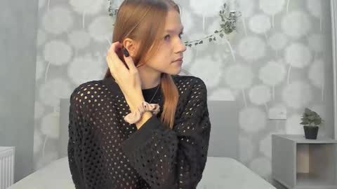 Kelly online show from 11-25-25, 06:46