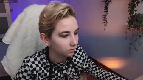 CLEOshort hair  TIna long hair  online show from 02-09-25, 02:50