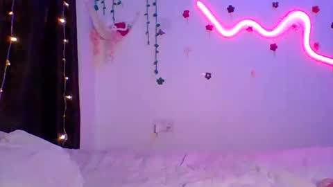 Snapshot of velvetyvixen chatting on 09-30-25, 03:33 COCO XOXO online show from 09-30-25, 03:33