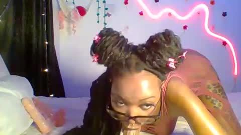 Snapshot of velvetyvixen chatting on 10-02-25, 03:24 COCO XOXO online show from 10-02-25, 03:24