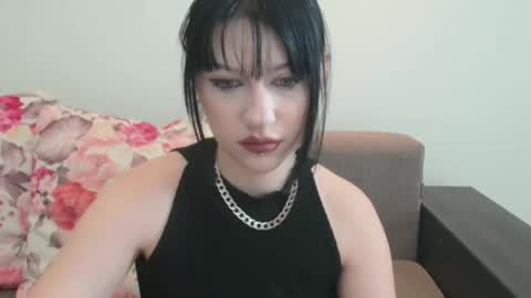 Snapshot of venera_goddess chatting on 02-13-25, 07:45 Naly online show from 02-13-25, 07:45