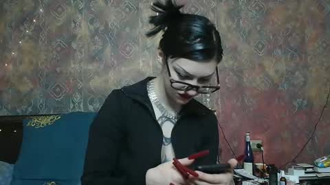 Snapshot of venera_goddess chatting on 11-30-25, 12:20 Naly online show from 11-30-25, 12:20