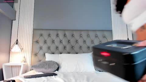 Snapshot of venezsofia chatting on 10-23-25, 06:50 venez sofia online show from 10-23-25, 06:50