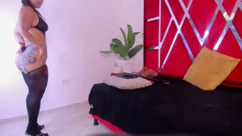 vennusasm1 online show from 11-13-25, 08:52