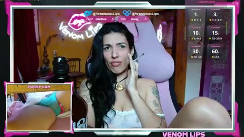 Snapshot of venomouslips chatting on 10-22-25, 01:44 VenomLips online show from 10-22-25, 01:44