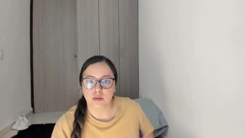 Snapshot of venus_cat_ chatting on 10-05-25, 02:37 Venus online show from 10-05-25, 02:37