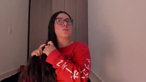 Snapshot of venus_cat_ chatting on 10-11-25, 09:13 Venus online show from 10-11-25, 09:13