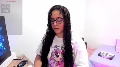 Snapshot of venus_cat_ chatting on 10-28-25, 02:53 Venus online show from 10-28-25, 02:53