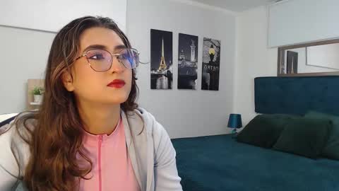 Mia online show from 10-27-25, 12:31
