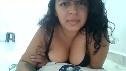 Snapshot of venusafrodita110222 chatting on 12-22-24, 06:15 venus online show from 12-22-24, 06:15