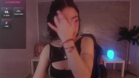 venuss online show from 09-24-25, 01:47