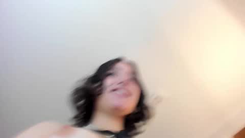 venuss online show from 10-11-25, 01:09