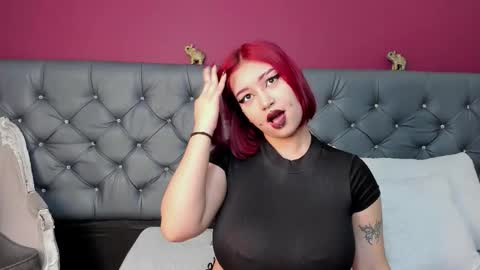 Snapshot of venussdark chatting on 10-14-25, 01:56 Venus Dark online show from 10-14-25, 01:56