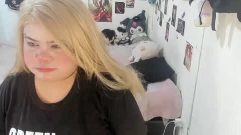 Venuss  online show from 11-13-25, 01:48