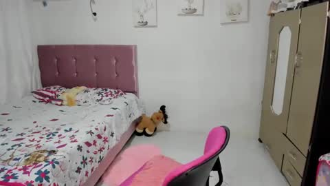 Snapshot of venuswilliamx chatting on 02-13-25, 03:07 venus online show from 02-13-25, 03:07