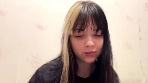 Snapshot of veradaisy chatting on 02-12-26, 06:25 Veronika online show from 02-12-26, 06:25