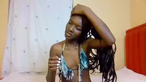 Snapshot of verah_vee chatting on 10-13-25, 03:23 verah online show from 10-13-25, 03:23