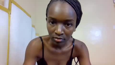 Snapshot of verah_vee chatting on 10-20-25, 04:29 verah online show from 10-20-25, 04:29