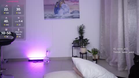 vero_cam online show from 10-30-25, 03:52