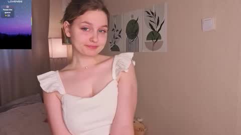 Veronica online show from 09-16-25, 06:25