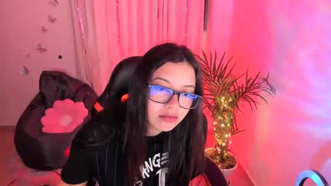 Snapshot of verolake chatting on 02-17-25, 07:31 Verolake online show from 02-17-25, 07:31