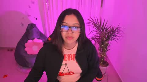 Snapshot of verolake chatting on 02-19-25, 04:55 Verolake online show from 02-19-25, 04:55