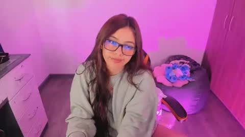 Snapshot of verolake chatting on 10-16-25, 07:48 Verolake online show from 10-16-25, 07:48