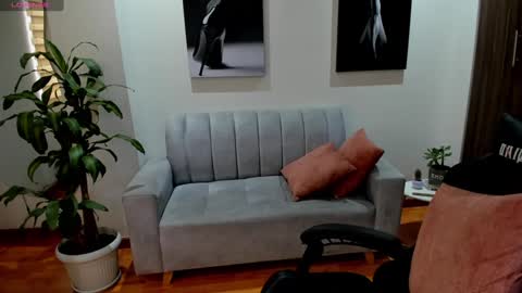 Catalina online show from 01-24-25, 03:13