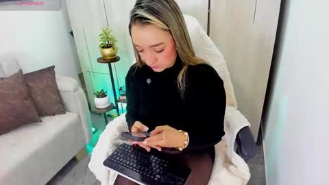 Catalina online show from 11-21-25, 01:32