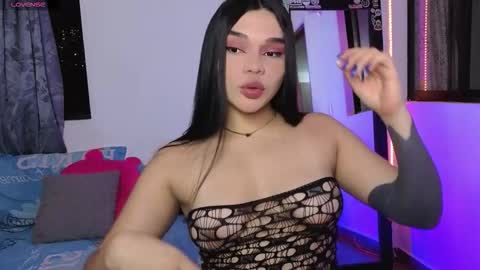 veronica_118 online show from 11-06-25, 01:06