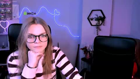 Snapshot of veronica_bubble chatting on 01-31-26, 08:18 Ronni online show from 01-31-26, 08:18