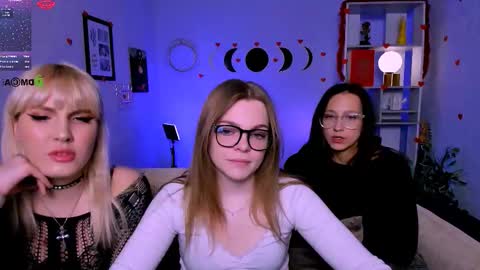 Snapshot of veronica_bubble chatting on 02-22-26, 08:07 Ronni online show from 02-22-26, 08:07