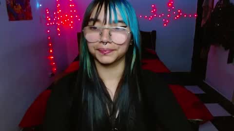 Veronica online show from 11-26-25, 05:41