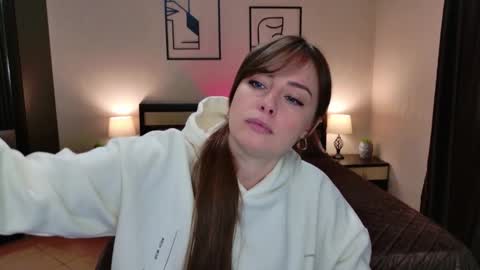 Veronica online show from 09-19-25, 05:53