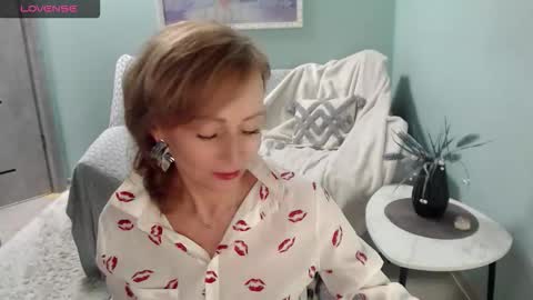 Helen online show from 09-20-25, 06:03