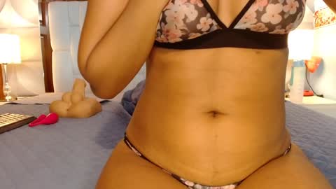 Snapshot of veronicarobles chatting on 12-19-24, 07:51 Veronica Robles online show from 12-19-24, 07:51