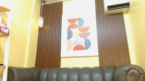 Snapshot of veronicarobles chatting on 10-31-25, 08:32 Veronica Robles online show from 10-31-25, 08:32