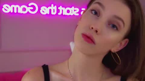 Veronica online show from 09-16-25, 06:58