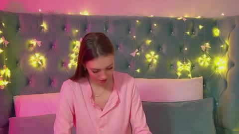 Veronica online show from 12-23-25, 06:55