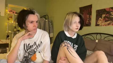 veryraretwins online show from 10-04-25, 10:08