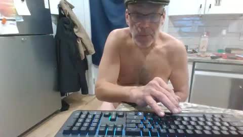 verysmallpeni online show from 12-23-24, 09:49