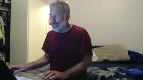 hairy man online show from 02-10-25, 12:52
